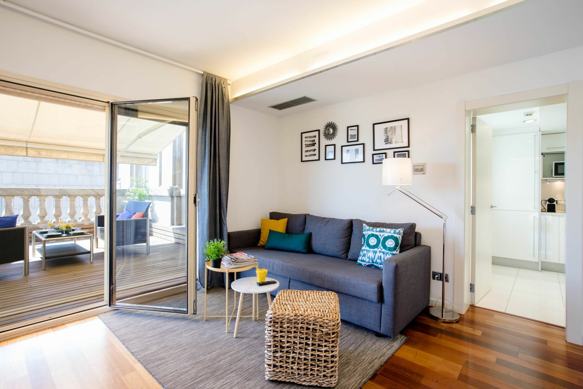 Unique Rentals - Placa Catalunya Central Apartments Barcelona Ngoại thất bức ảnh