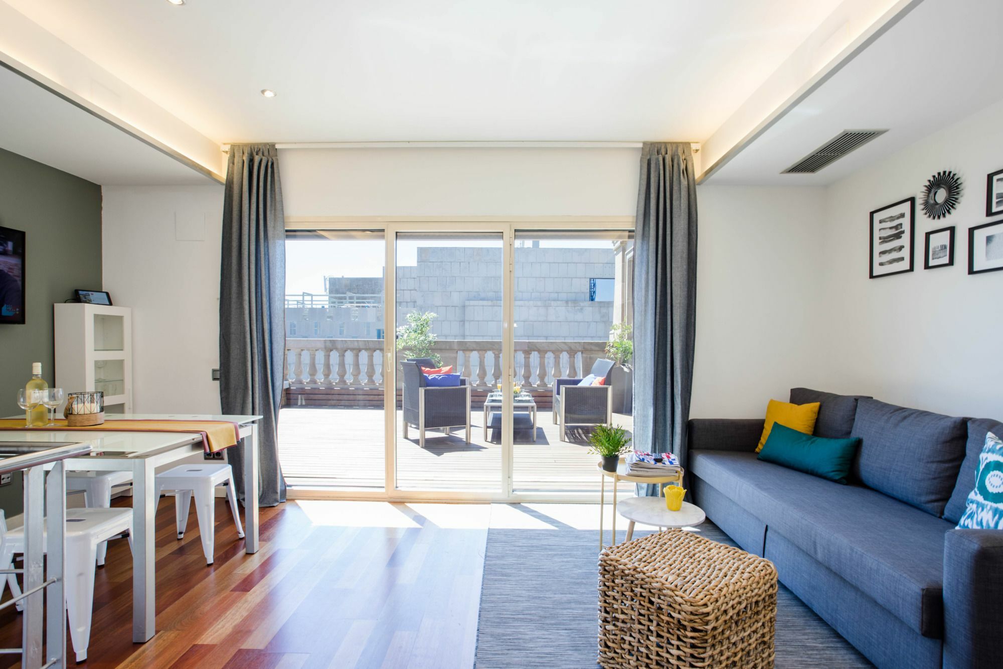 Unique Rentals - Placa Catalunya Central Apartments Barcelona Ngoại thất bức ảnh